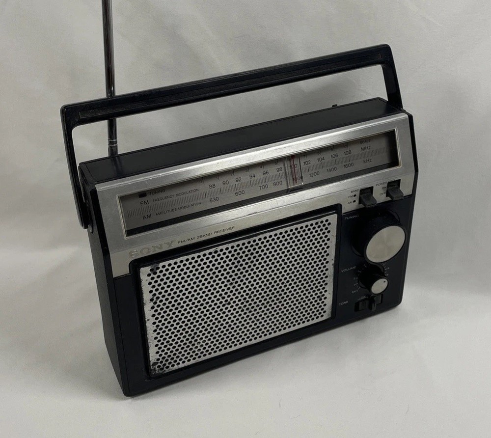 Vintage Sony AM/FM Radio 2 Band Receiver Model TFM-7720W Tested Working