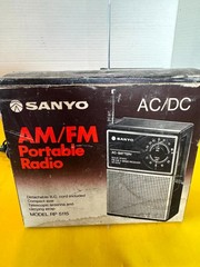 Vintage Sanyo RP-5115U Portable Radio Black AM/FM 2-Band Solid State with Cable