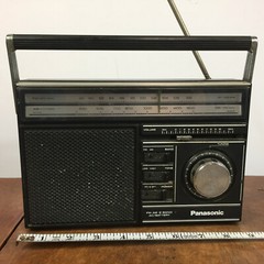 Vintage Panasonic 2 Band AM FM Radio RF Portable Travel Battery Stereo