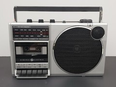 GE 3-5248A Stereo/Radio/Boombox- Silver & Black- Vintage