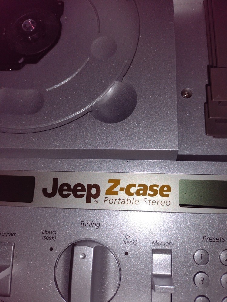 Vintage Jeep Electronics Z-Case Portable Stereo ZC-PSB-9