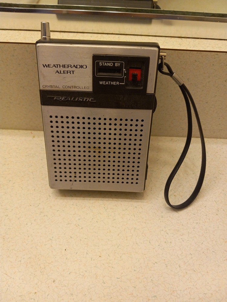 Realistic 12-161 NOAA Weather Radio Alert Crystal Controlled Radio Shack Tested