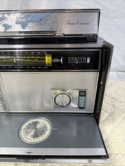 VINTAGE ZENITH TRANS OCEANIC ROYAL D7000 11 BAND SOLID STATE RADIO