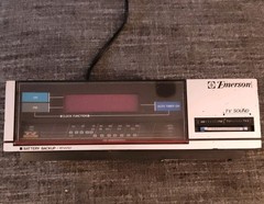 Vintage Emerson Clock Radio Model RTV5707