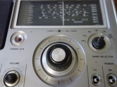 **VINTAGE** HOLIDAY RADIO, Model 2318, SW1, SW2, MB, AM, FM, AIR, Police PBH, WB