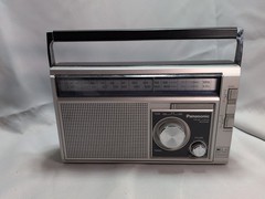 Vintage Panasonic RF-568D AM/FM 2-band receiver 10&Prime; x 6&Prime; x 3&Prime;
