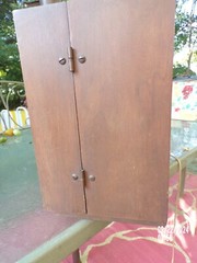 Vintage General Electric AM/FM folding speaker static radio. Model T1025A Works