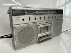 vintage Realistic Model 14-775 AM/FM radio