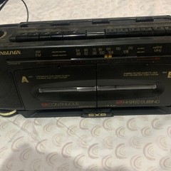 SOUNDDESIGN Cassette Player AM FM Stereo Radio Boombox 4749BLK