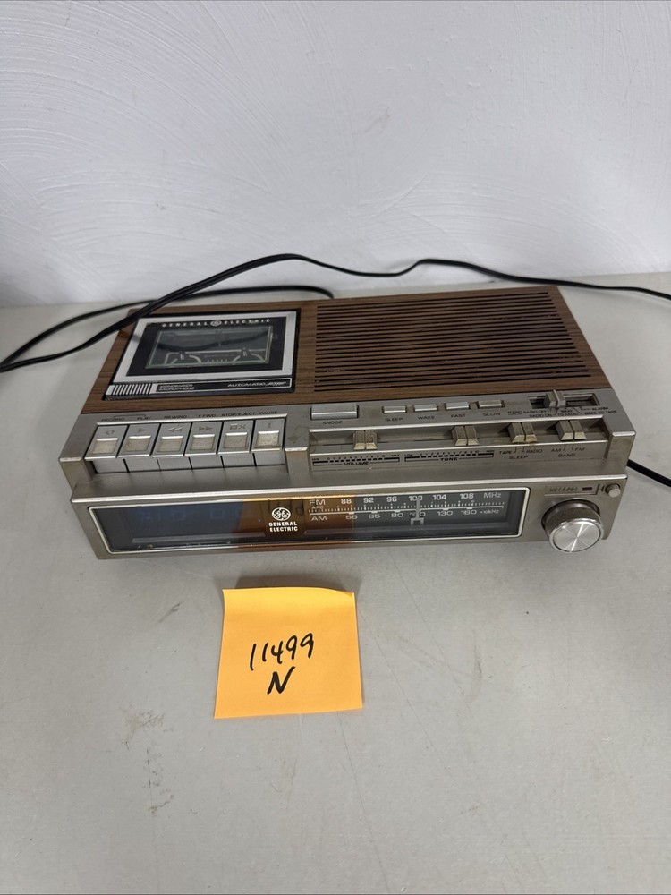 General Electric (GE) model 7-4975 C clock radio w/ Alarm, and Tape Player VTG