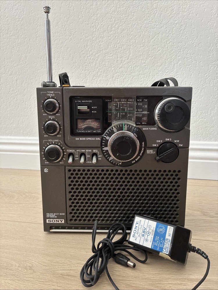 Sony ICF-5900W FM/AM Multiband Reciever Japan Vintage Functioning, WATCH VIDEO