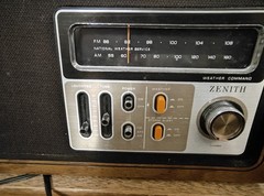 Zenith R425 FM/AM WB Weather Storm Alert Table Radio Tested Beautiful Condition