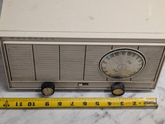 Vintage Motorola Tube Radio AM FM Model BT13AN Tabletop MCM Plastic Case