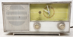 Vintage Motorola Solid State Alarm Clock AM Radio XC30EH MCM 12x6x4 WORKS – READ