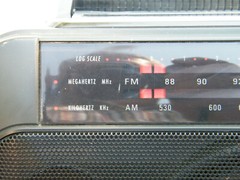 Vintage GE Superadio III Long Range High Performance AM/FM Super Radio 7-2887A