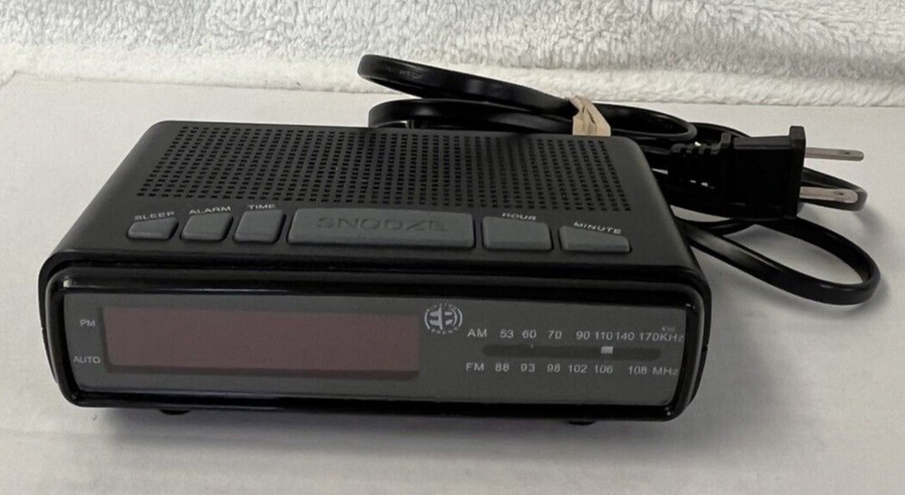 Electro Brand AM/FM Radio Alarm Clock – Model 4610 Black Tested and Working 