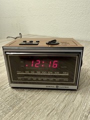 NOS GE General Electric 7-4620 FM/AM Digital Alarm Clock Radio Tested w/BOX