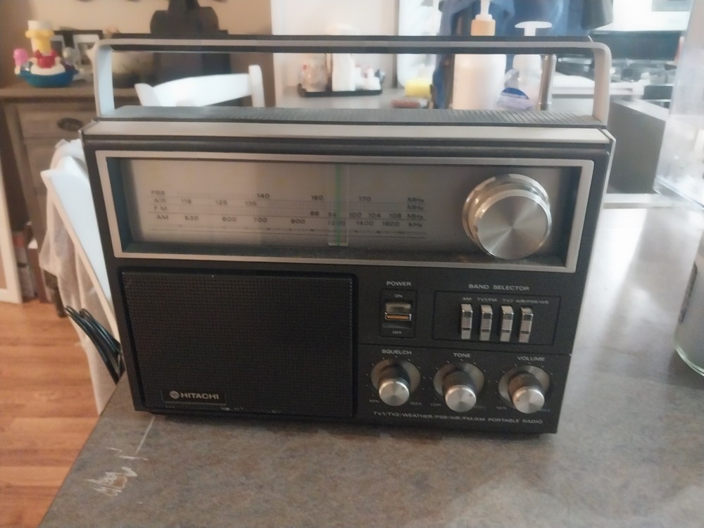 VTG Hitachi KH 1650HR Portable Radio Am/Fm/Weather/PSB/ TV1 Tv2 Great Condition