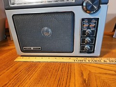 General Electric 7-2880B Long Range Super Radio – Black/Silver