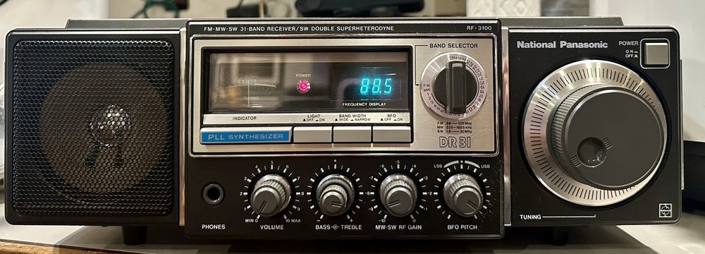 Panasonic RF-3100 FM AM SW 31 Band Radio Receiver Tested Works