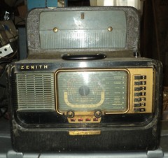 Vintage Zenith Trans Oceanic Radio Wave Multiband Shortwave Radio