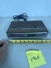 GE Vintage AM/FM Clock Radio Walnut Wood Grain Finish Red LED Model 7-4625C