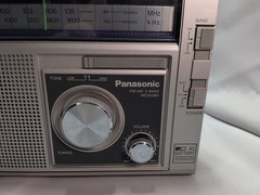 Vintage Panasonic RF-568D AM/FM 2-band receiver 10&Prime; x 6&Prime; x 3&Prime;