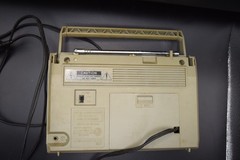 VINTAGE SANYO RP 5230 PORTABLE AM/FM RADIO 2 BAND