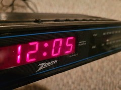 Vintage (2x) Zenith E-3000 Used Am/Fm Radio & UL ATC 9307-9 Alarm Clock w/ Light
