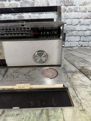 VINTAGE ZENITH ROYAL 3000-1 TRANS-OCEANIC TRANSISTOR RADIO For Parts
