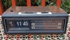 Vintage General Electric AM/FM Flip-Clock Radio Model 7-4310C Working
