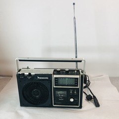 Vtg Panasonic RF 1080 AM/FM PSB 3 Band Portable Radio Black FOR PARTS OR REPAIR