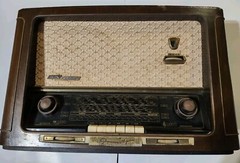 Old Grundig Tube Radio 3043 W 3D Klang Table top Wood Case Germany
