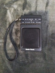 Vintage Radio Shack #12-727 Mini/Pocket Portable AM/FM Radio – Tested