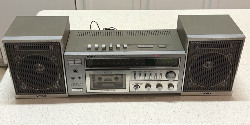 1980’s YORX (M2488) AM/FM Stereo Cassette Recorder Tape Deck & Digital Clock