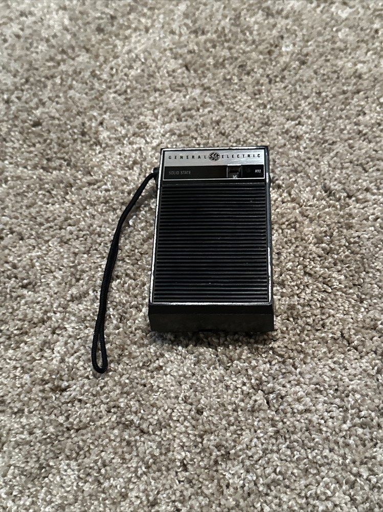 GE Solid State Radio P-2790J – Turns On