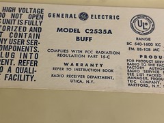 Vintage General Electric Table Radio Model C2535A Buff Plastic W/ Clock (Read)