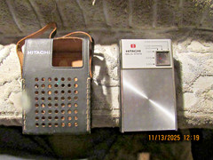 Vintage Hitachi TH-622 AM Radio Solid State MW Transistor 6 w/ Case