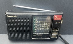 Vintage Panasonic RF-9 FM MW SW1-7 9 Band Receiver Compact Radio With Case Japan