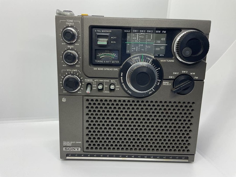 Sony ICF-5900 Vintage Radio Multi Band Tabletop Receiver SkySensor Antique JP