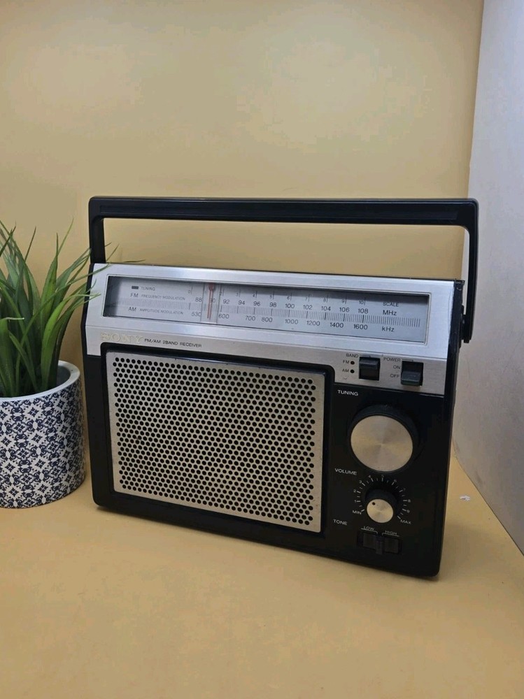 Vintage Sony AM/FM Radio 2 Band Receiver Model TFM-7720W Tested Working Cond.
