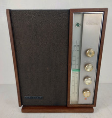 Panasonic Solid State Table Top FM-AM 2-Band 10- Transistor 6-Diode Radio RE-785