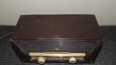Vintage Motorola Golden Voice Bakelite Tube Radio