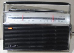 1975 Vintage SHARP AM/FM TRANSISTOR RADIO Model FX-176 – Works See Details