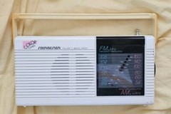 Vintage Soundesign Color Tunes White 2210 AM/FM Radio NEW -sun discoloration