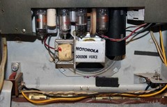 VINTAGE MOTOROLA GOLDEN VOICE 56B1A PORTABLE TUBE RADIO W/ ORIGINAL CORD