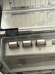RARE VINTAGE PHILIPS FM-AM De Luxe Portable Multi Band Radio (L6X38T/54)