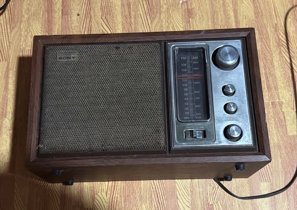 Sony Radio ICF-9650W AM/FM Tabletop Stereo Wood – Vintage – Works