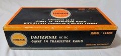 Universal AC/DC Deluxe Giant 14 Transistor Radio Model 1440M Hong Kong Vintage