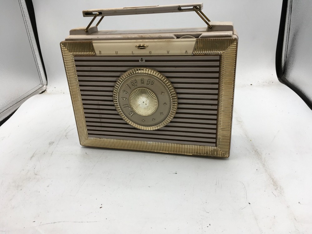 Vintage « THE COMPANION » BULOVA 3 Way Portable Vacuum Tube Radio 208 Parts RS